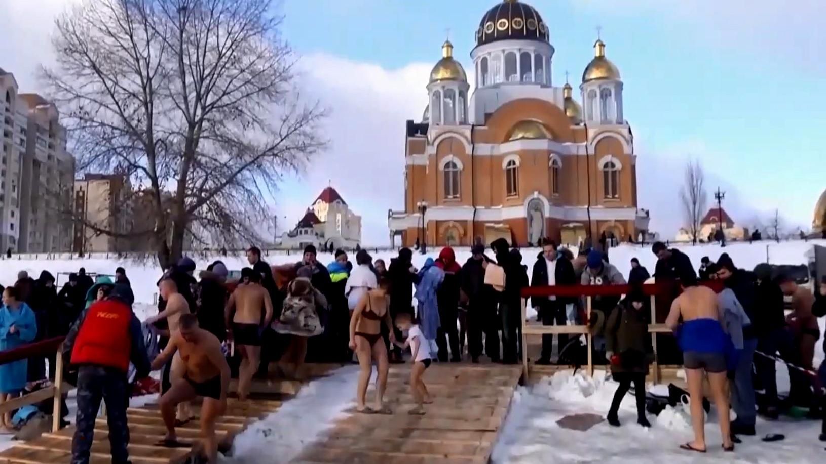Как придерживаются традиций на Крещение киевляне