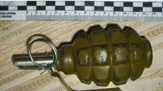 П’яний чоловік з гранатою в руці розгулював Києвом П’яний чоловік з гранатою в руці розгулював Києвом