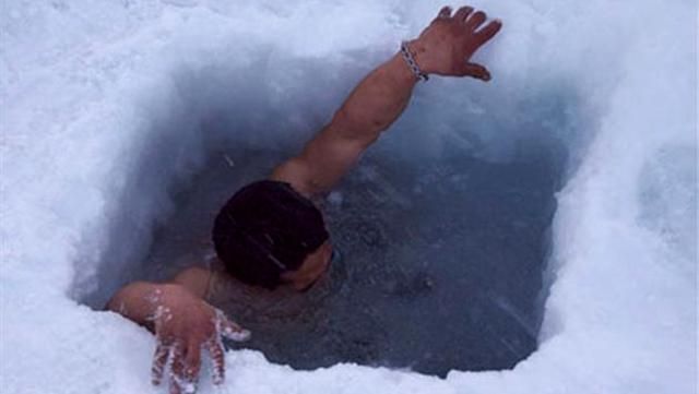 Россияне окунутся на Крещение в озеро с токсическими отходами Россияне окунутся на Крещение в озеро с токсическими отходами