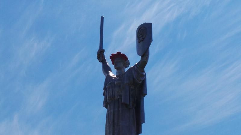 З "Батьківщини-матері" знімуть радянський герб З "Батьківщини-матері" знімуть радянський герб