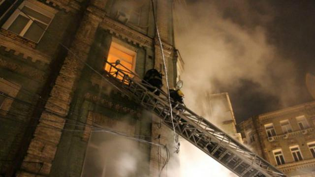 У Києві згоріла квартира посла МЗС: він опублікував фото жахливих наслідків У Києві згоріла квартира посла МЗС: він опублікував фото жахливих наслідків