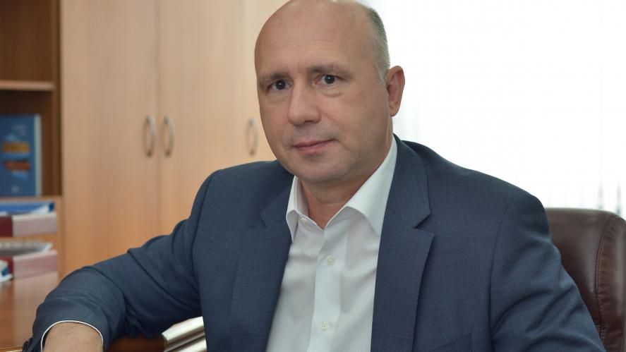 Парламент Молдовы проголосовал за новое правительство под аккомпанемент протестов Парламент Молдовы проголосовал за новое правительство под аккомпанемент протестов