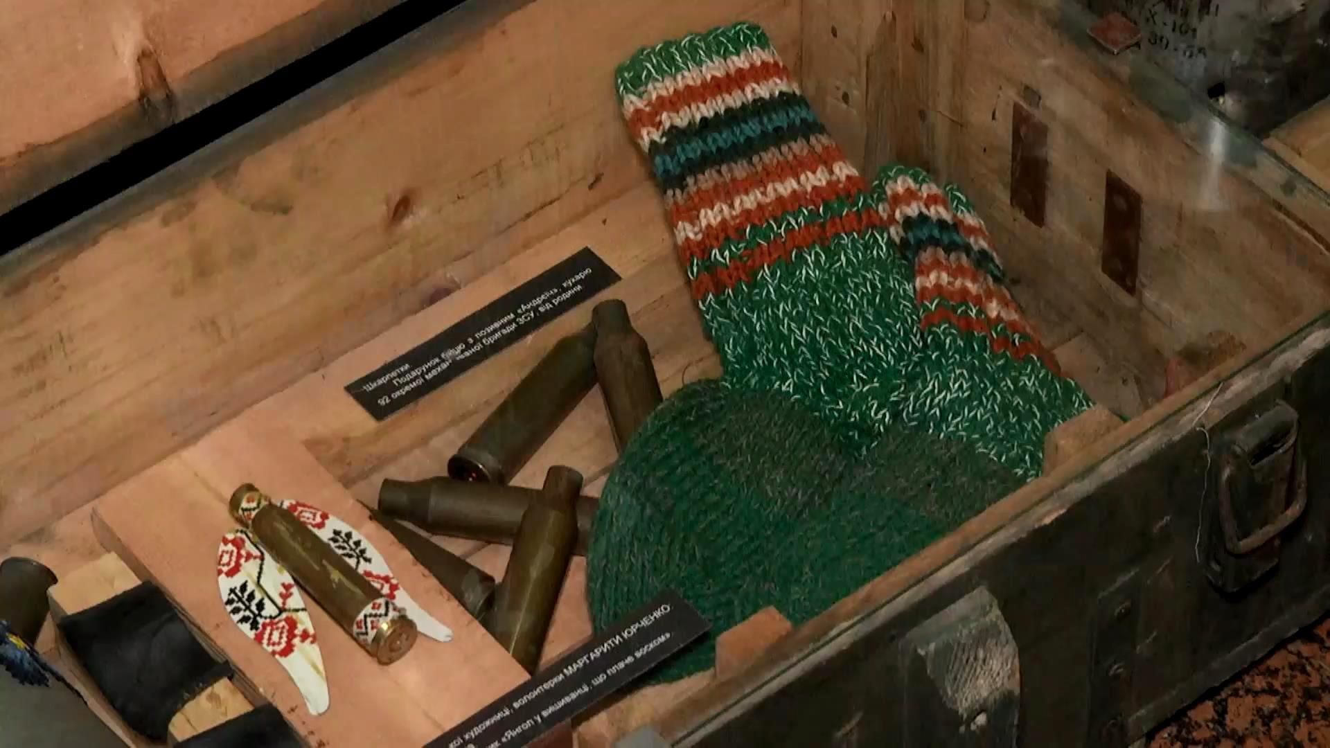 Нова історія: у Києві відкрили унікальну виставку про "кіборгів" Нова історія: у Києві відкрили унікальну виставку про "кіборгів"