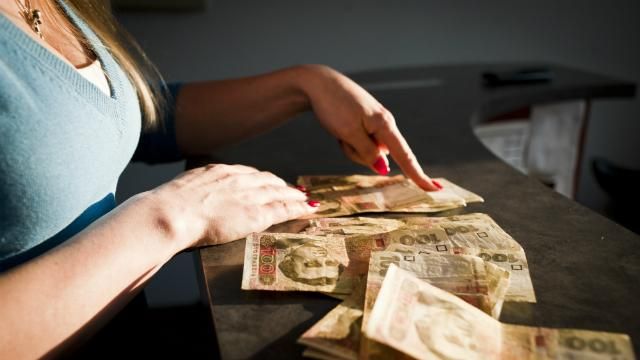 Нацбанк зміцнив гривню, на обмінниках це не позначилось Нацбанк зміцнив гривню, на обмінниках це не позначилось