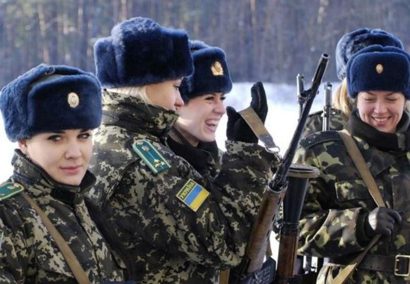 Українські жінки хочуть служити в армії