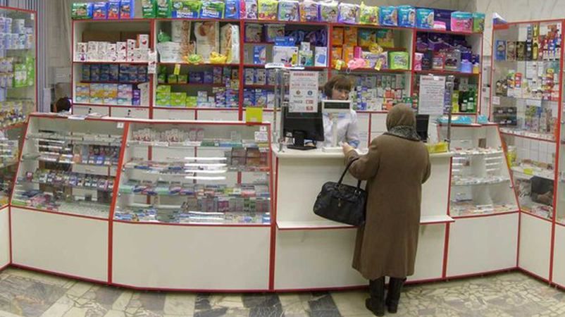 Вооруженный мужчина в маске ограбил аптеку в Харькове Вооруженный мужчина в маске ограбил аптеку в Харькове