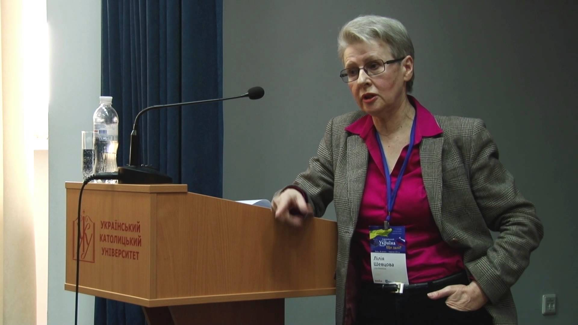 Путин может потратить 300 миллиардов золотовалютных запасов за этот год,  — политолог