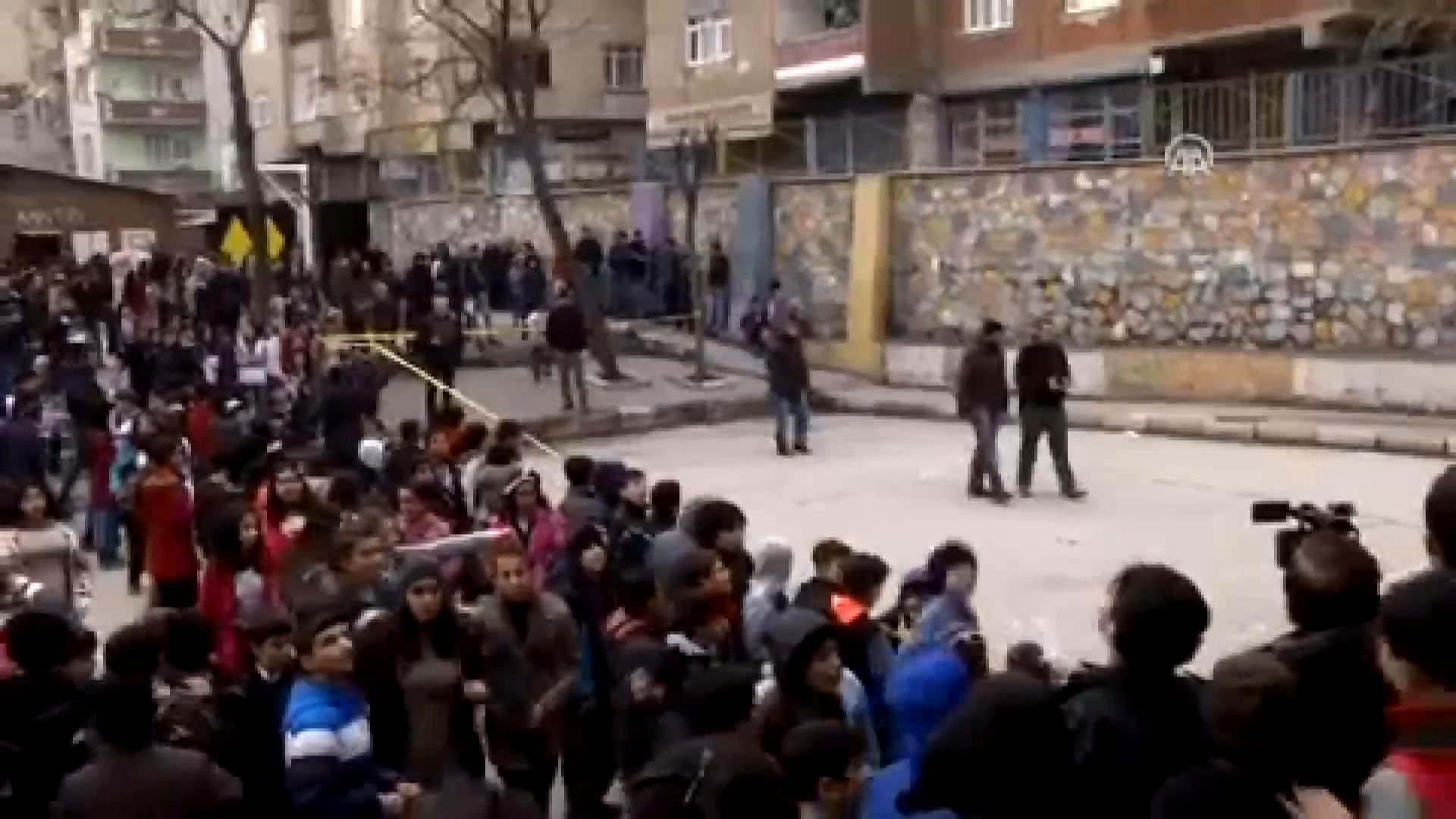 Возле турецкой школы сдетонировала взрывчатка, пострадали дети