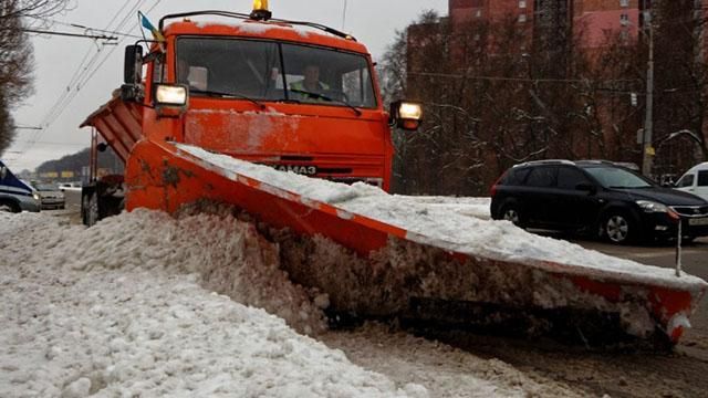 У Києві обстріляли техніку комунальників 