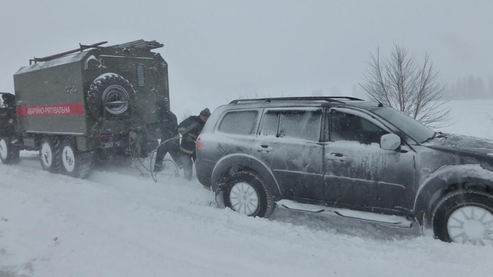У чотирьох областях України досі закриті окремі дороги