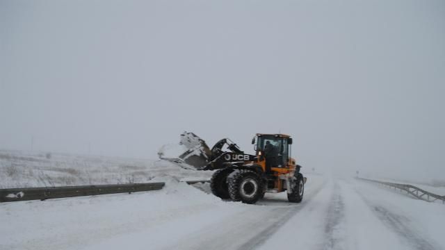 На окремих ділянках доріг Одещини ще ускладнений рух На окремих ділянках доріг Одещини ще ускладнений рух
