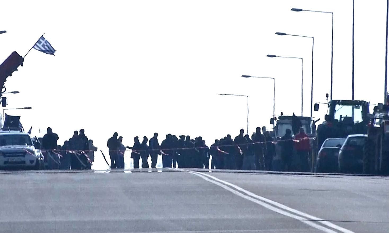 Фермери заблокували дороги в Греції Фермери заблокували дороги в Греції