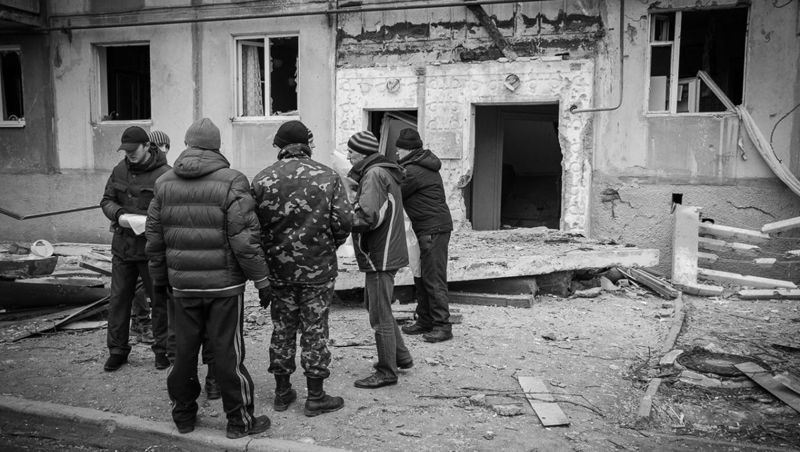 Фотопорівняння: Маріуполь після обстрілу терористів і сьогодні Фотопорівняння: Маріуполь після обстрілу терористів і сьогодні