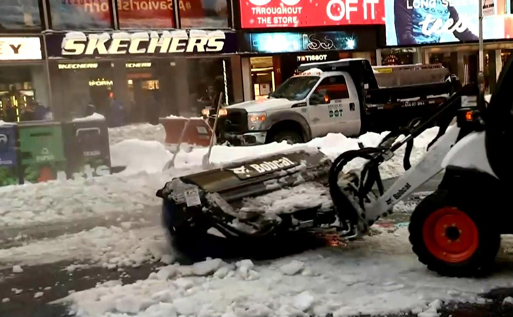 Кількість жертв від потужних снігопадів у США зросла Кількість жертв від потужних снігопадів у США зросла