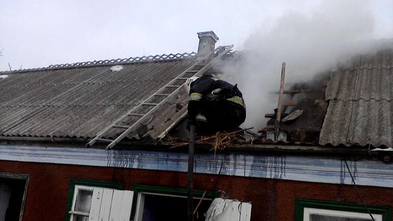 Через пожежу в аварійному будинку загинула жінка та її 2-річна дитина Через пожежу в аварійному будинку загинула жінка та її 2-річна дитина