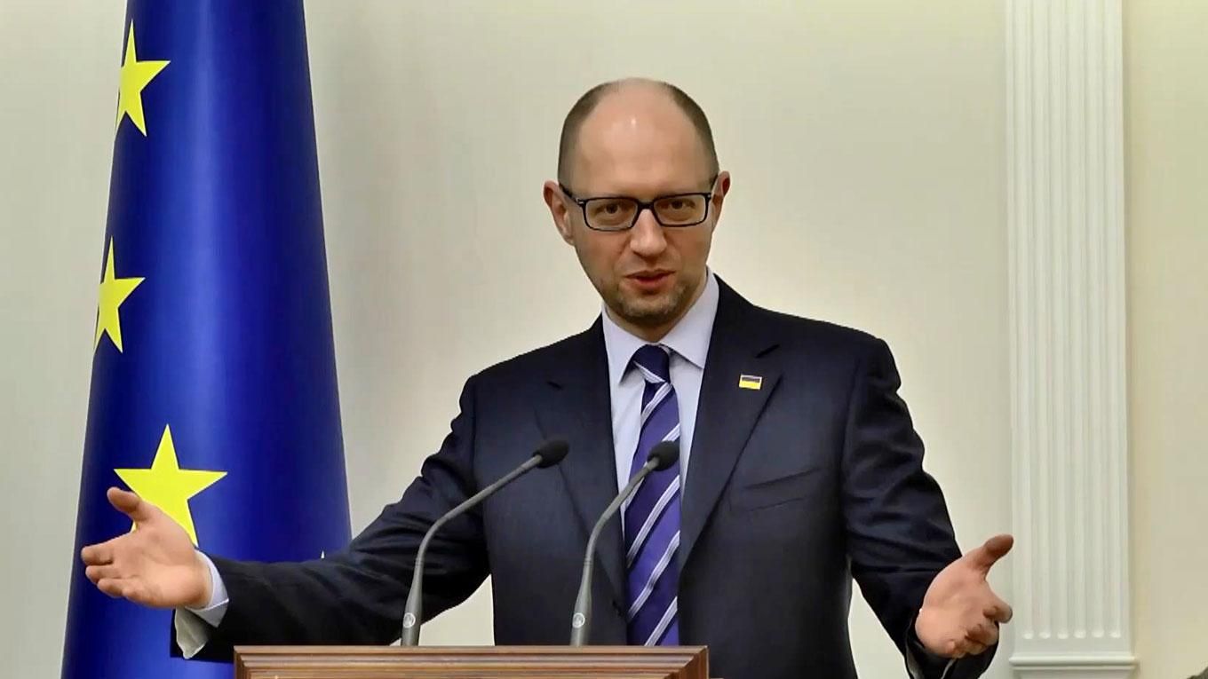 16-річні українці вперше отримали пластикові паспорти 16-річні українці вперше отримали пластикові паспорти