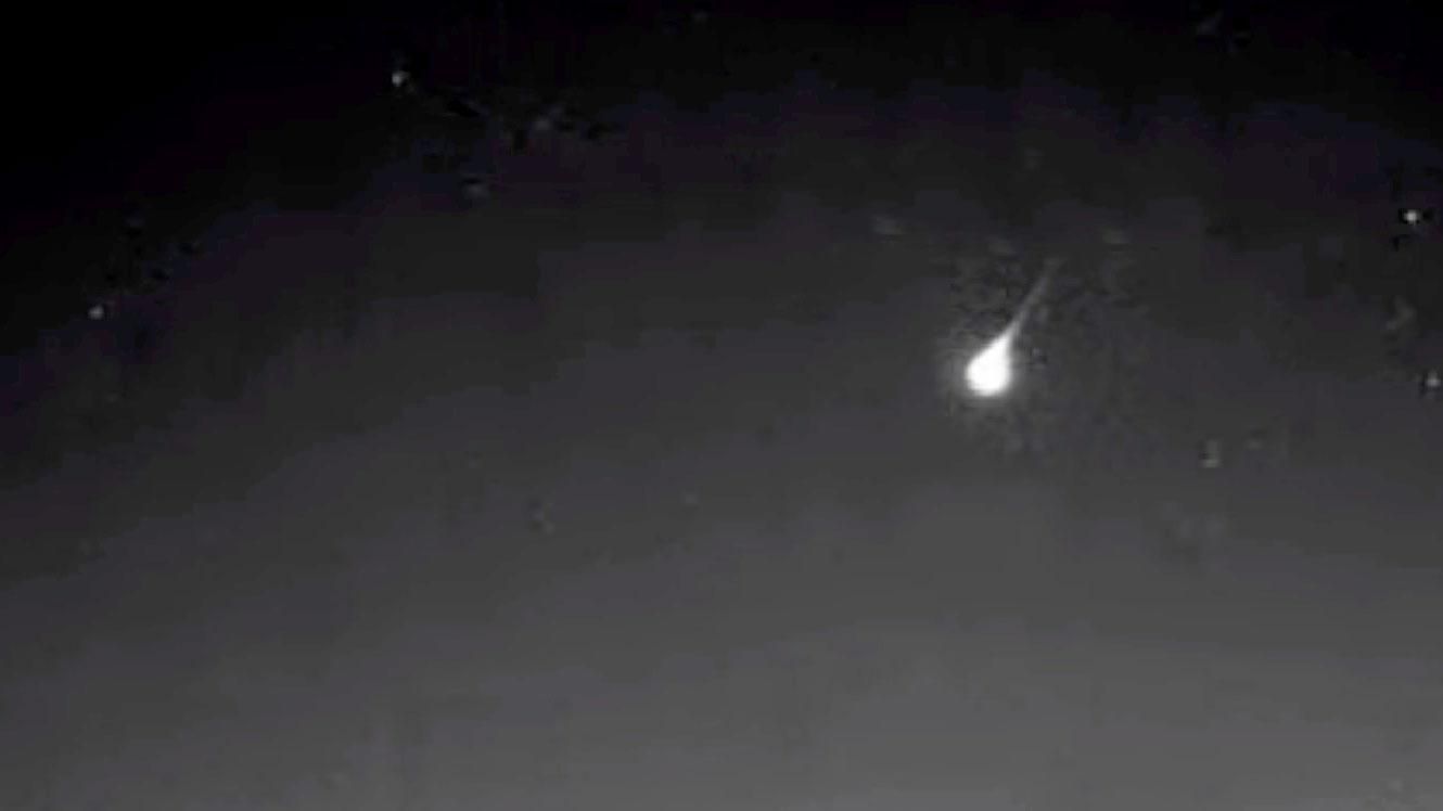 Львів'яни у соцмережах активно обговорюють НЛО, яке помітили над містом Львів'яни у соцмережах активно обговорюють НЛО, яке помітили над містом