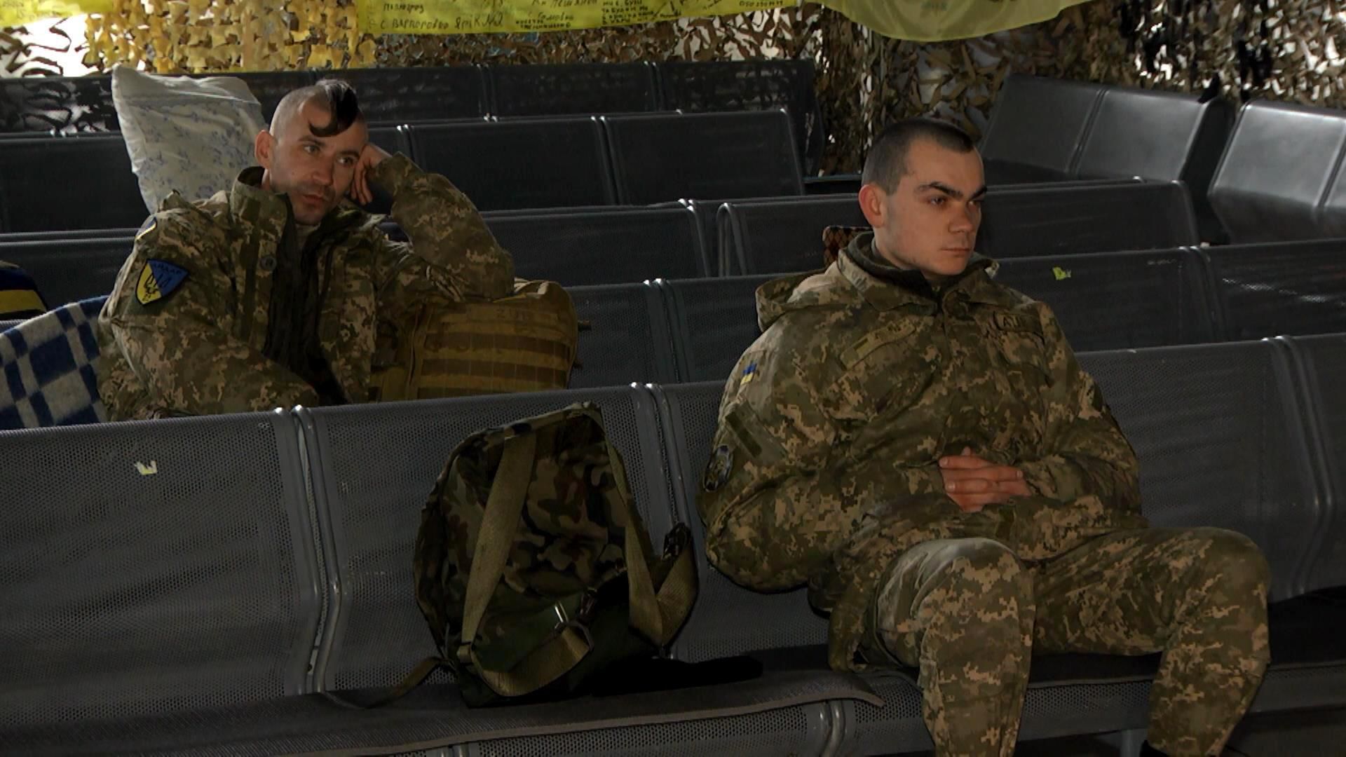 Бойцов АТО начали грабить в мирных городах Бойцов АТО начали грабить в мирных городах