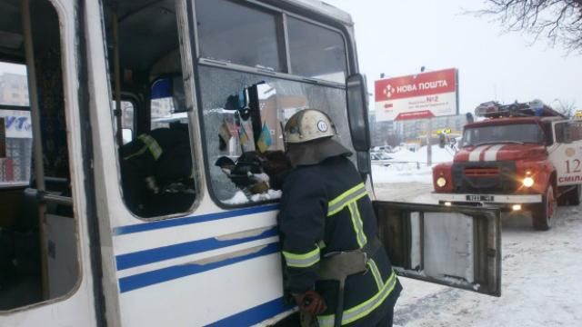 На Черкащині пасажири втікали з палаючого автобуса через вікна