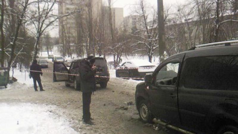 Водитель сбил женщину и едва не зарезал ее после этого (18+) Водитель сбил женщину и едва не зарезал ее после этого (18+)