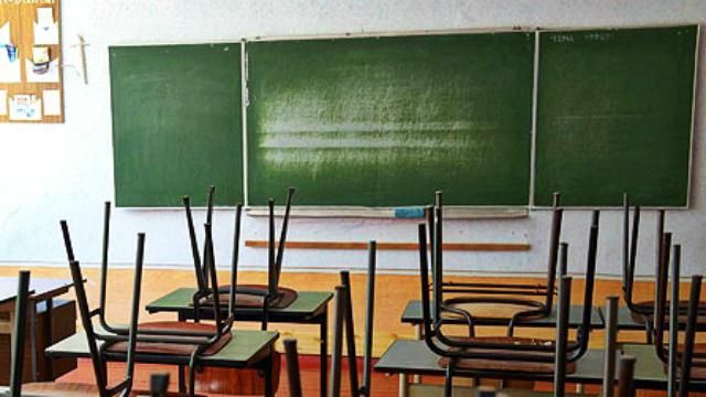 Скандал в школе: учительница заставляла детей биться головой об доску (Аудиозапись)