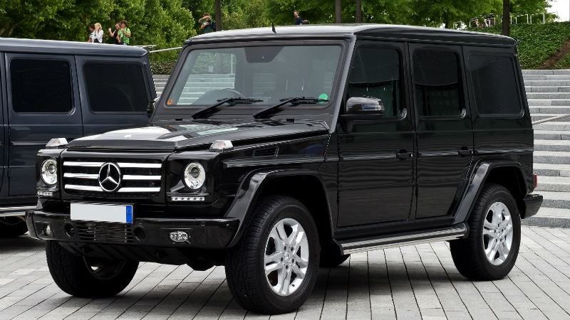 Мажори на Mercedes влаштували небезпечні розваги в Одесі Мажори на Mercedes влаштували небезпечні розваги в Одесі