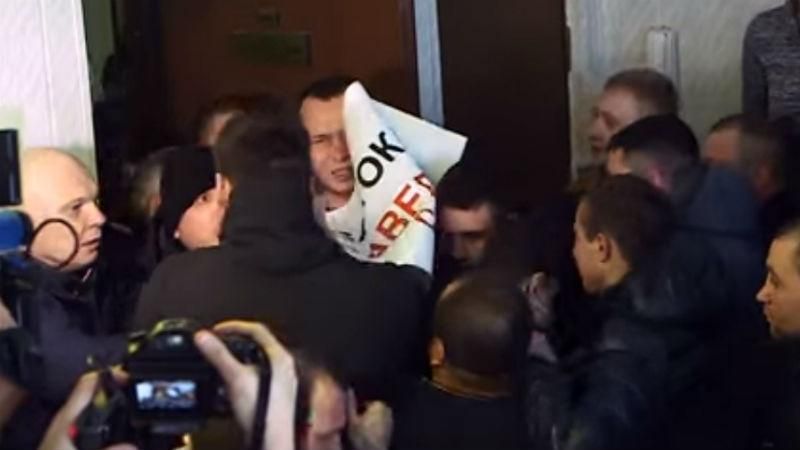 Массовая драка произошла в суде над мэром Затоки Массовая драка произошла в суде над мэром Затоки