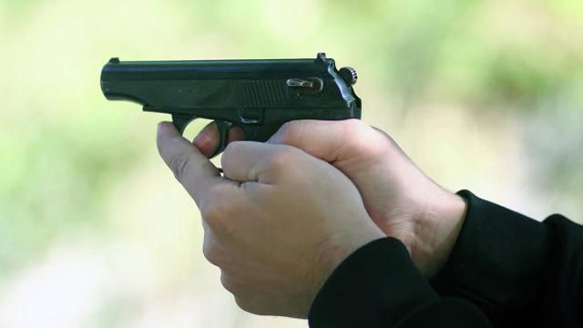 Поліція на Полтавщині відкрила вогонь, аби припинити масову бійку Поліція на Полтавщині відкрила вогонь, аби припинити масову бійку