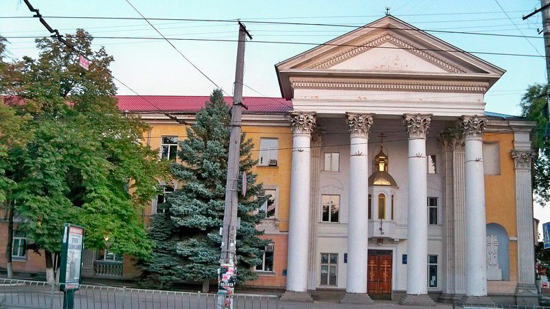 Окупанти в Сімферополі відібрали в людей храм Київського патріархату
