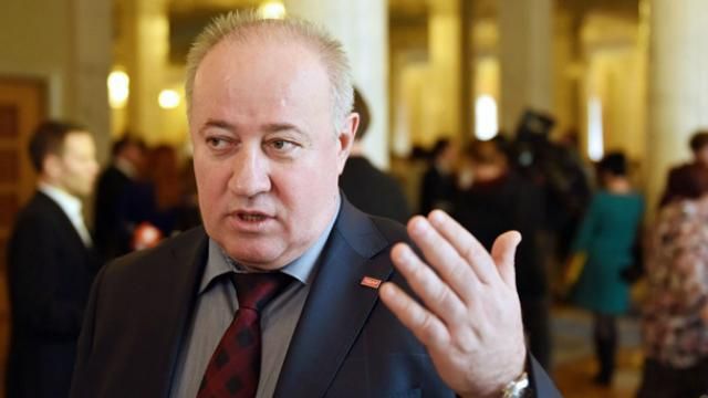 Чумак пояснив, чому тримається за мандат Чумак пояснив, чому тримається за мандат