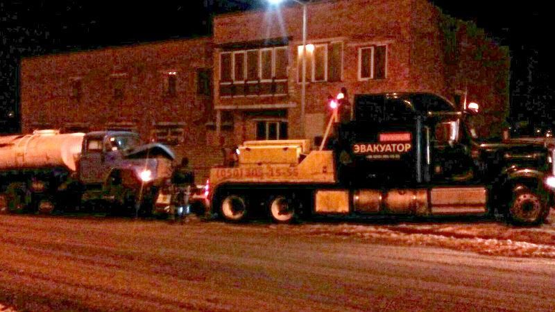 Смертельная авария в Харькове: маршрутка столкнулась с автоцистерной Смертельная авария в Харькове: маршрутка столкнулась с автоцистерной