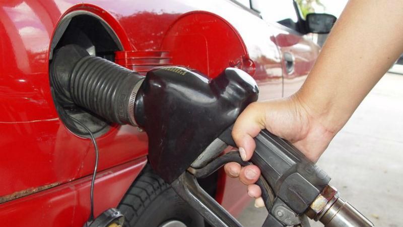 Стоимость бензина на АЗС втрое превышает себестоимость