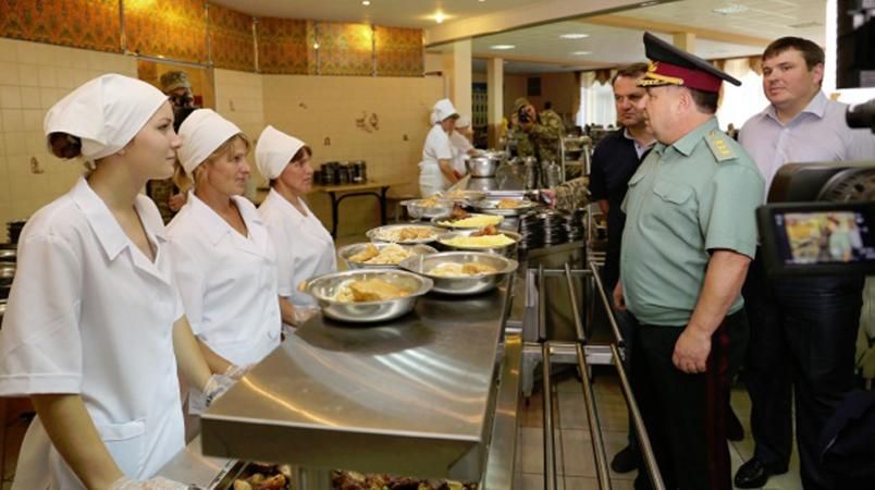 Полторак прокоментував зміни у системі харчування військових Полторак прокоментував зміни у системі харчування військових