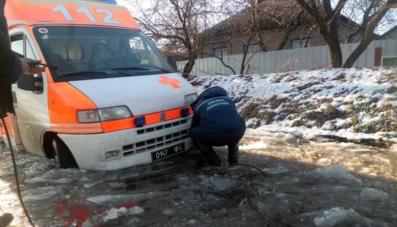 "Скорую" Нацгвардии спасли из ловушки в Луганской области