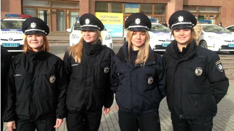 В Ивано-Франковске начала работу новая патрульная полиция В Ивано-Франковске начала работу новая патрульная полиция