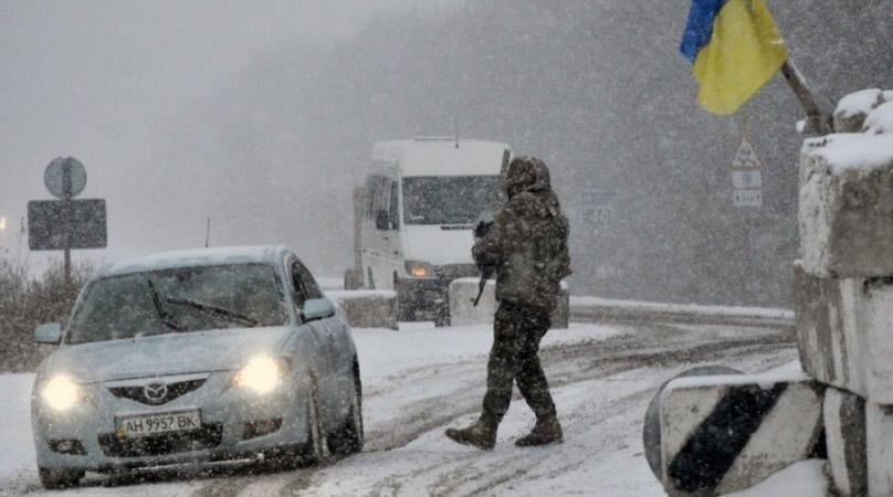 Терористи обстріляли харківських медиків-волонтерів з мінометів, — ЗМІ Терористи обстріляли харківських медиків-волонтерів з мінометів, — ЗМІ