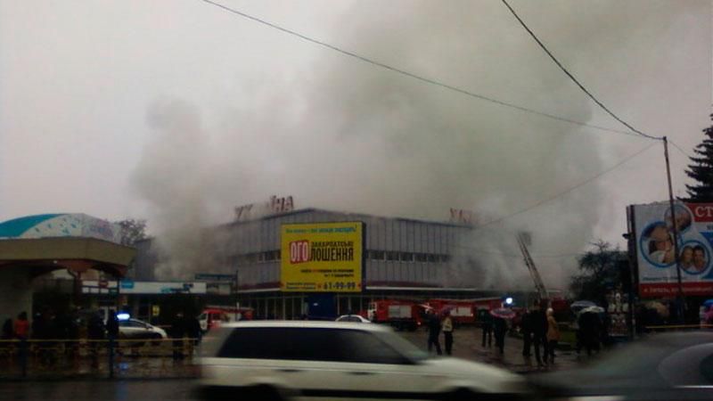 Масштабный пожар в Ужгороде: целая площадь в дыму