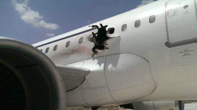 Появилось видео со взрыва самолета в Сомали