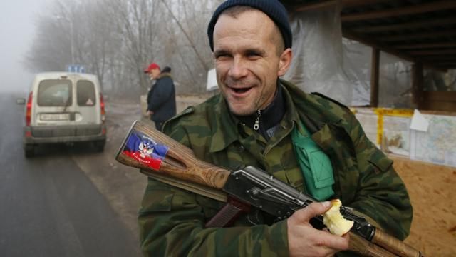 У розвідці з'ясували, скільки платять бойовикам на Донбасі