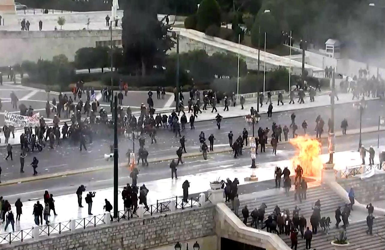 Дим та вибухи: у Греції загальнонаціональний страйк