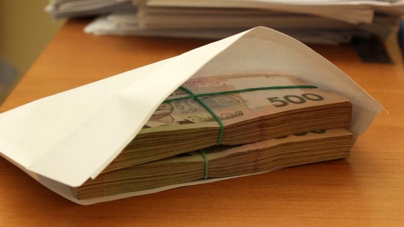 Гривна продолжает падать: официальный курс на 5 февраля Гривна продолжает падать: официальный курс на 5 февраля