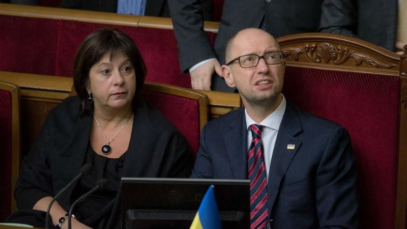 Яценюк готов к отставке, но на определенных условиях Яценюк готов к отставке, но на определенных условиях