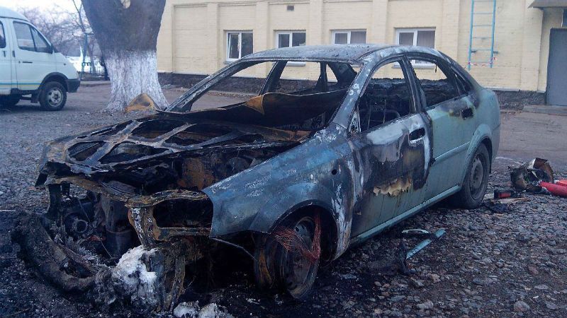 Директору комунального підприємства спалили машину: з'явилося фото