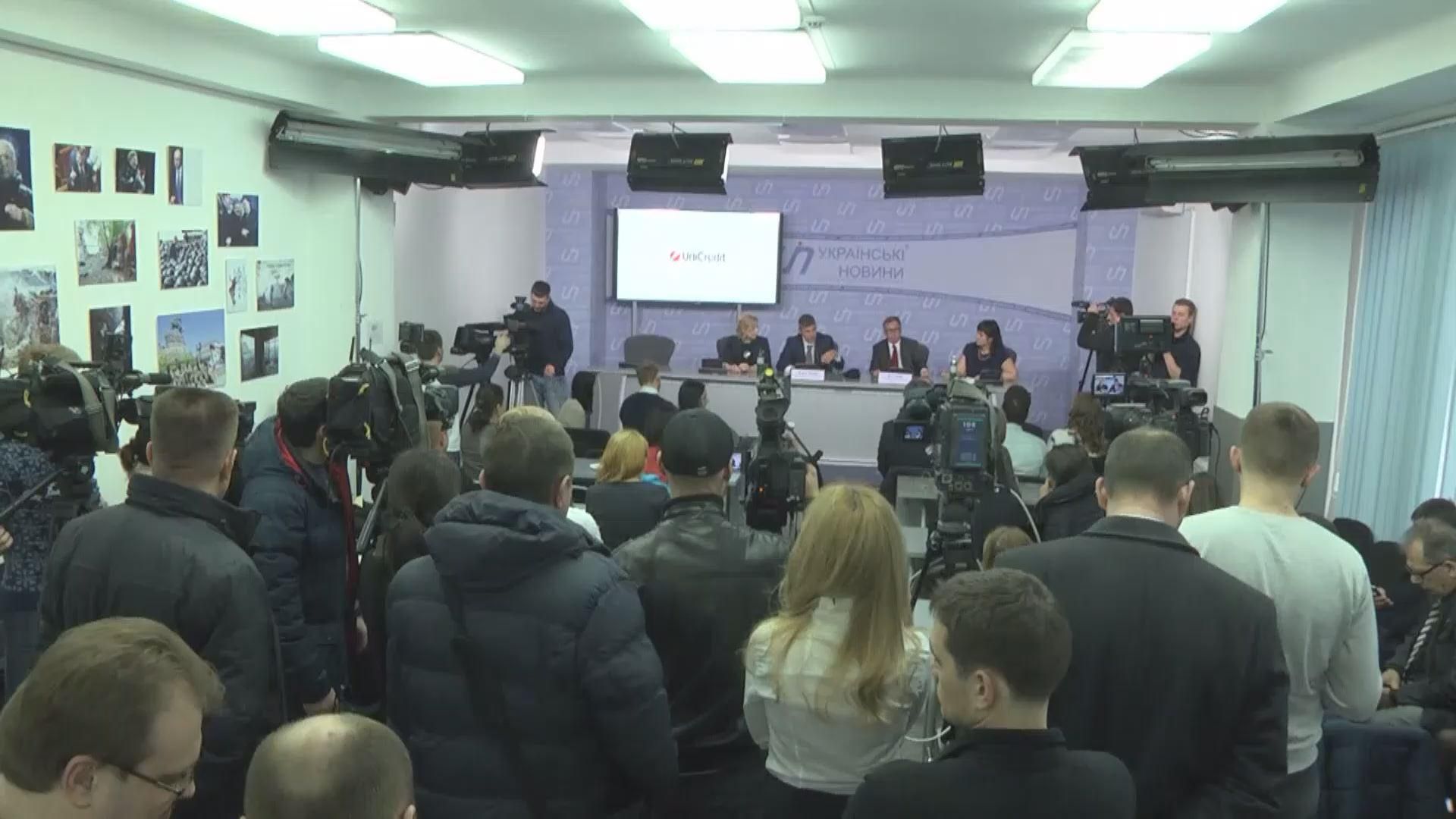 "Укрсоцбанк" об'єднають із "Альфа-Банком" впродовж кількох років
"Укрсоцбанк" об'єднають із "Альфа-Банком" впродовж кількох років