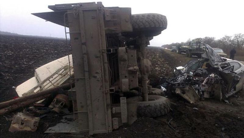 Смертельна аварія на Донеччині: "Урал" буквально розчавив легкову машину