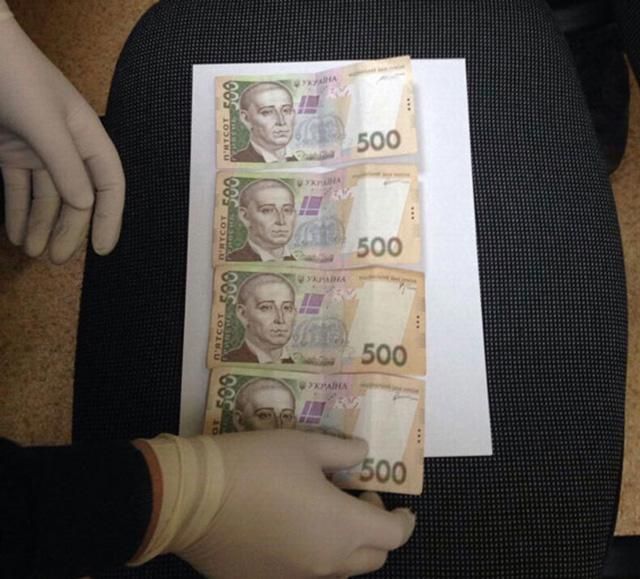 Работника бюро судебно-медицинских экспертиз задержали на взятке Работника бюро судебно-медицинских экспертиз задержали на взятке