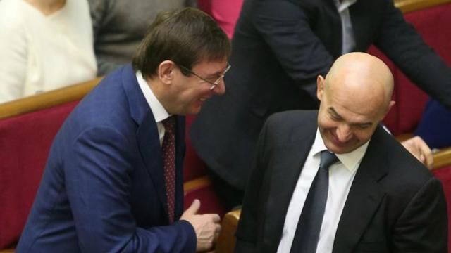 Окружение Порошенко настаивало, чтобы Кононенко сложил мандат, — журналист