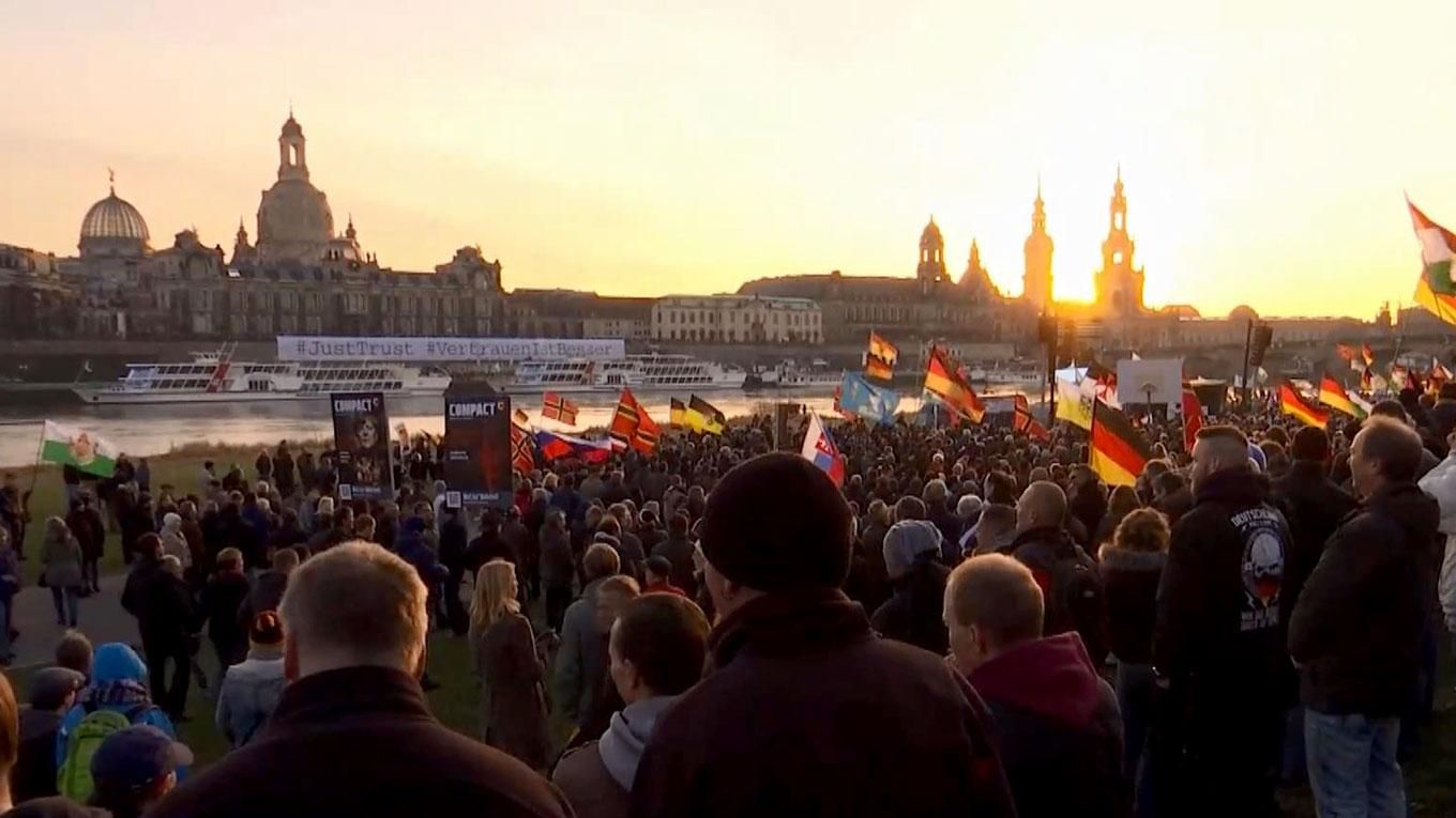 Меркель має піти! — у Німеччині вимагали помиритись з Росією