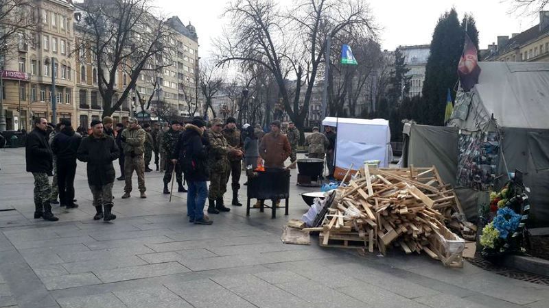 Волонтеры и бойцы АТО готовят новый Майдан