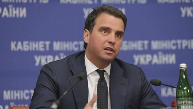 Абромавичус начал называть новые фамилии: рассказал, кого ему сватали в замы Абромавичус начал называть новые фамилии: рассказал, кого ему сватали в замы